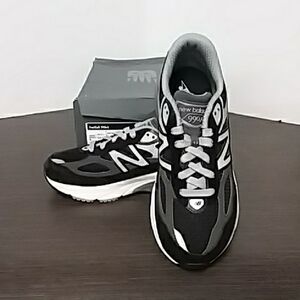 Kids New Balance FuelCell 990v6 Black and Grey Athletic Shoes. GC990BK6 F57